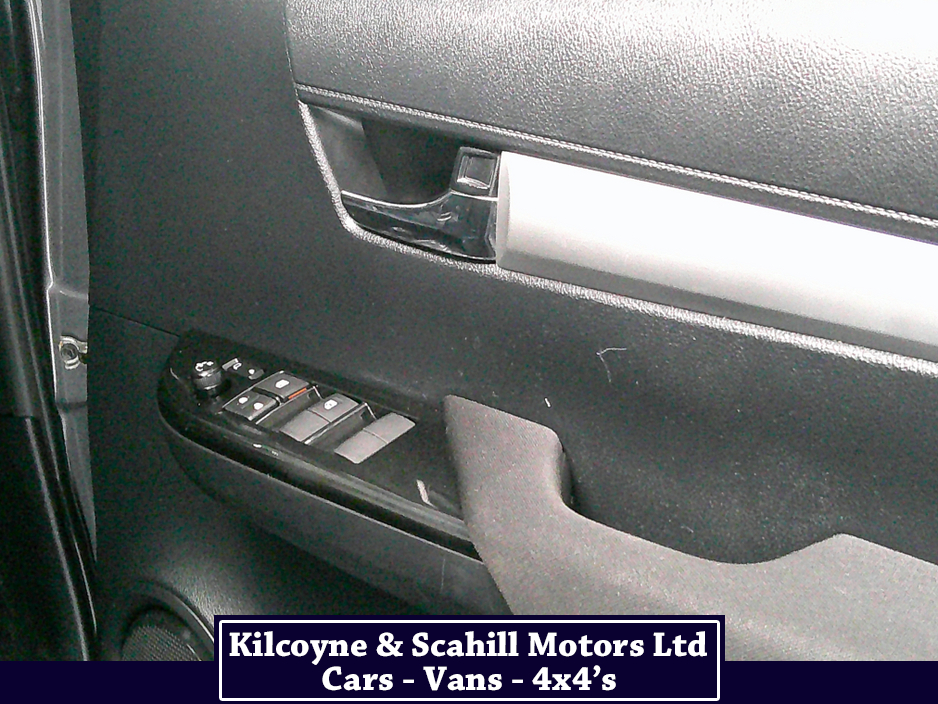 2021 Toyota Hilux - image 22