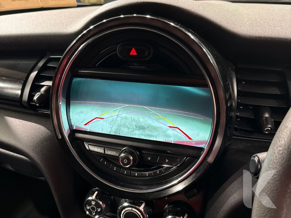 2016 MINI One - image 19