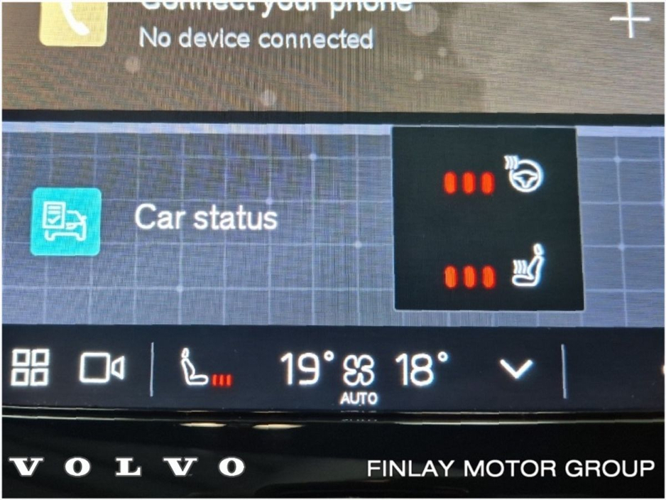 2022 Volvo XC40 - image 23