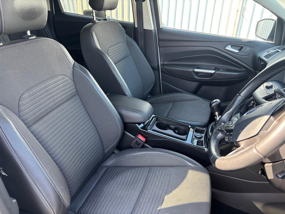 2018 Ford Kuga - image 4