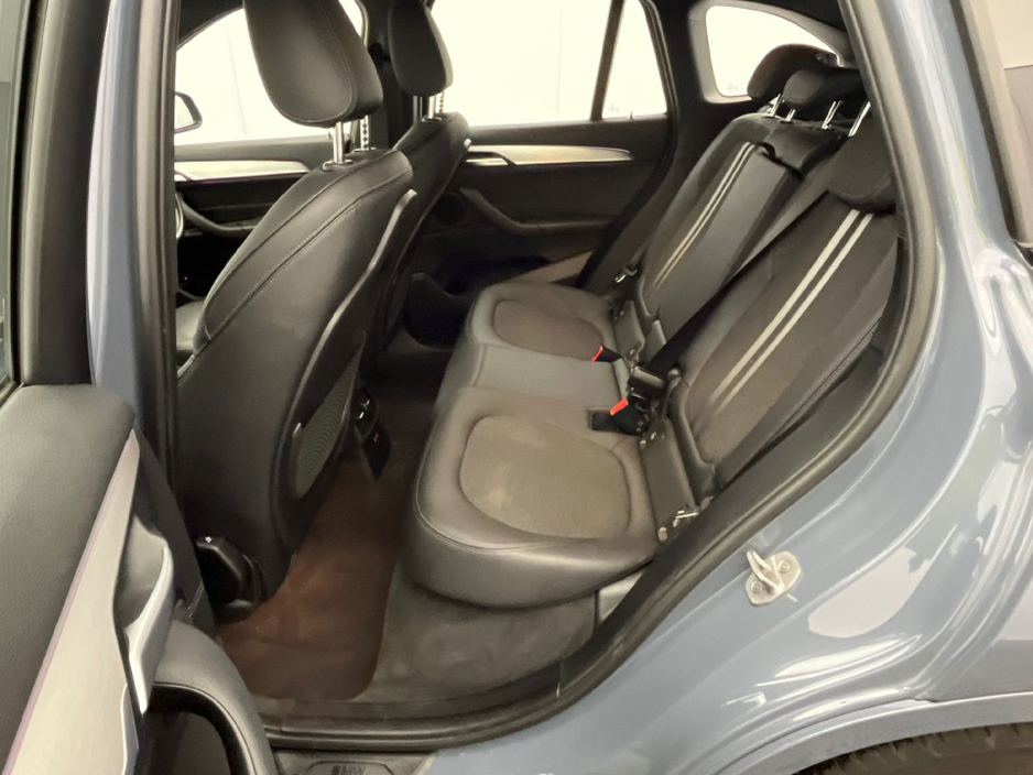 2022 BMW X1 - image 4