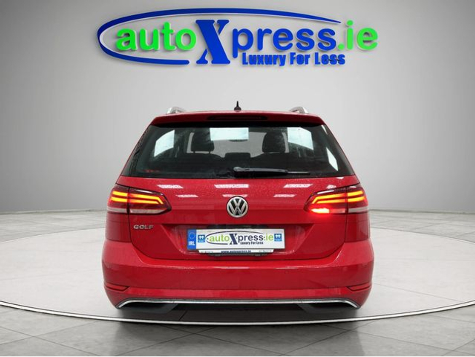 2020 Volkswagen Golf - image 9