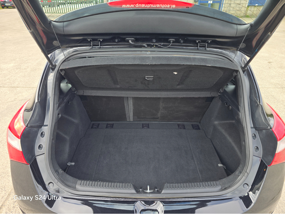 2016 Hyundai i30 - image 8