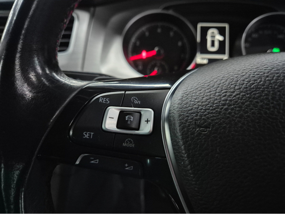 2016 Volkswagen Golf - image 6