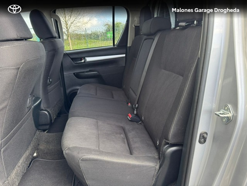 2023 Toyota Hilux - image 7