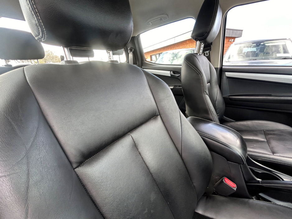 2019 Isuzu D-MAX - image 21