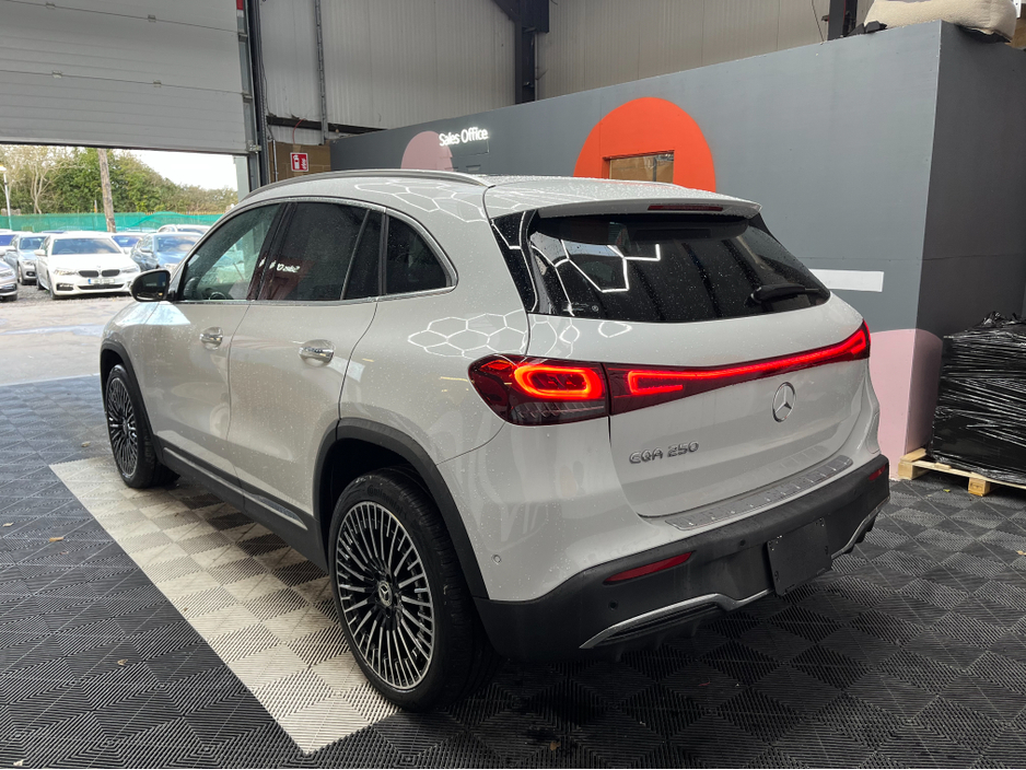 2023 Mercedes-Benz EQA - image 4