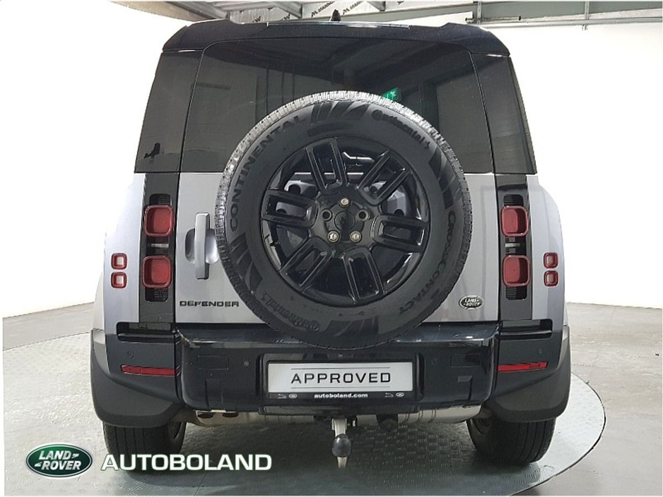 2022 Land Rover Defender - image 7