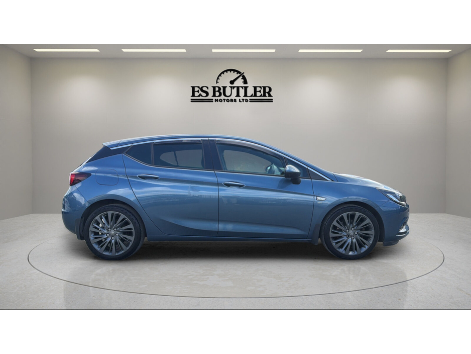 2015 Vauxhall Astra - image 6