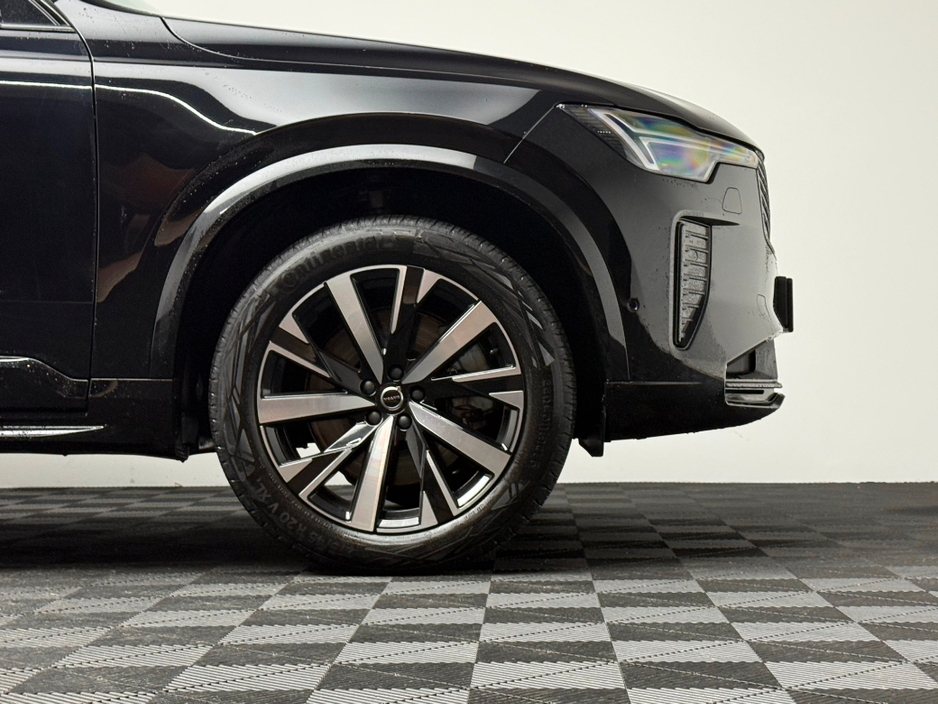 2025 Volvo XC90 - image 8