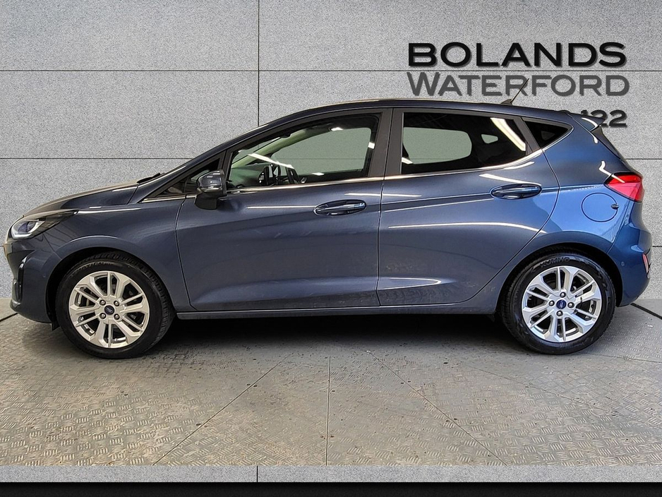 2022 Ford Fiesta - image 3