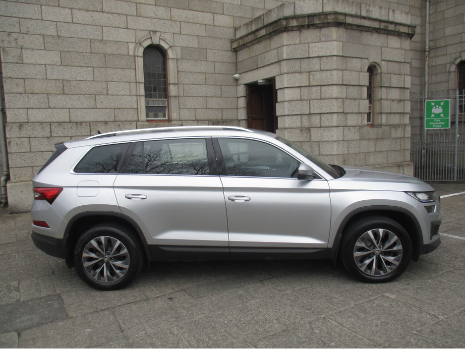 2023 Skoda Kodiaq - image 2