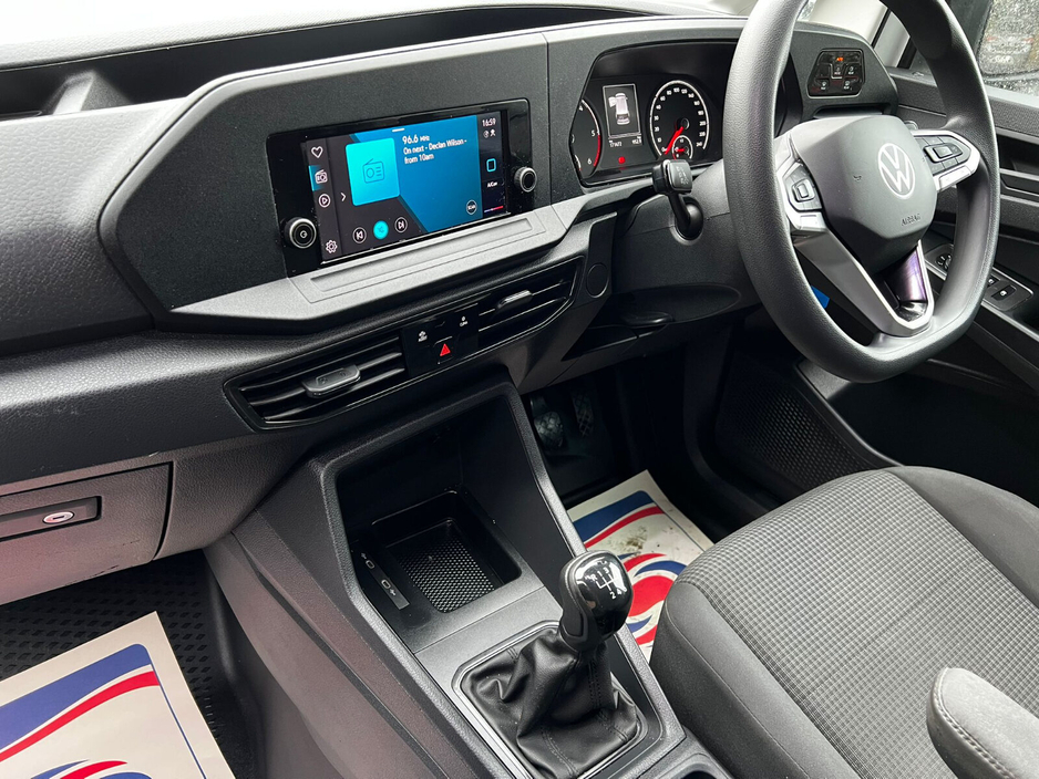 2023 Volkswagen Caddy - image 9