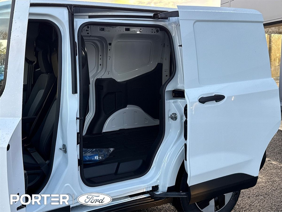 2026 Ford Courier FULL EV 43KWH 136ps *price ex vat* €31,419