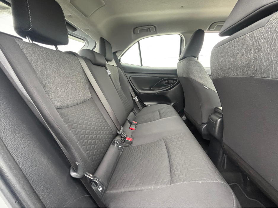 2023 Toyota Yaris - image 5