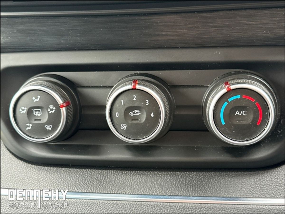 2022 Renault Trafic - image 20