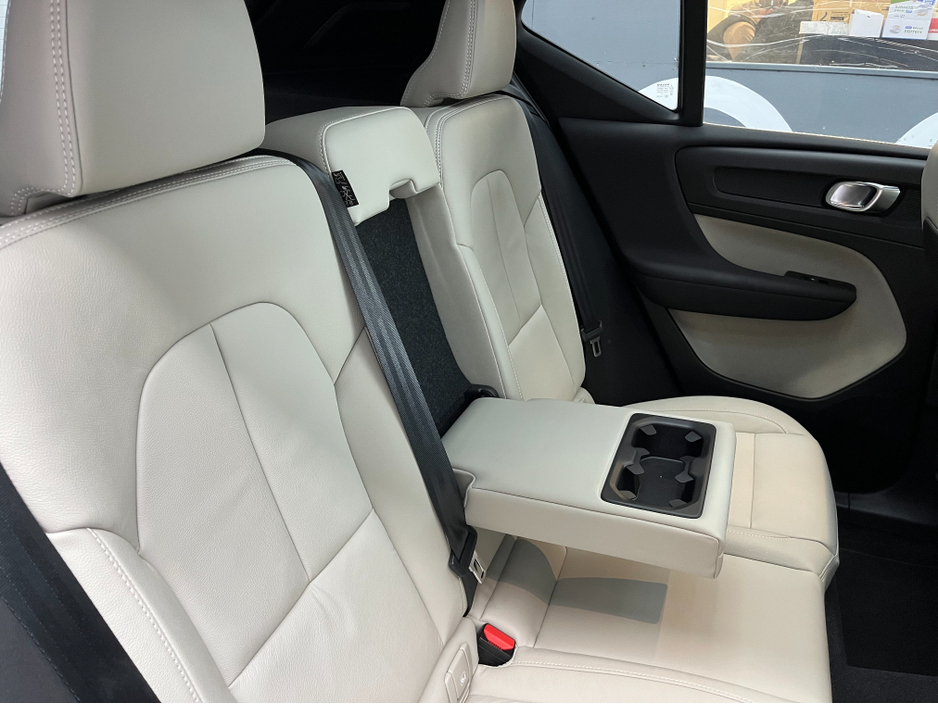 2022 Volvo XC40 2022 VOLVO XC40 RECHARGE PLUG-IN HYBRID T5 INS 1.5 AUTOMATIC / CRUISE CONTROL / 360° PARKING CAMERA / ELECTRIC MEMORY HEATED FRONT & REAR SEATS / PANORAMIC SUNROOF €36,950