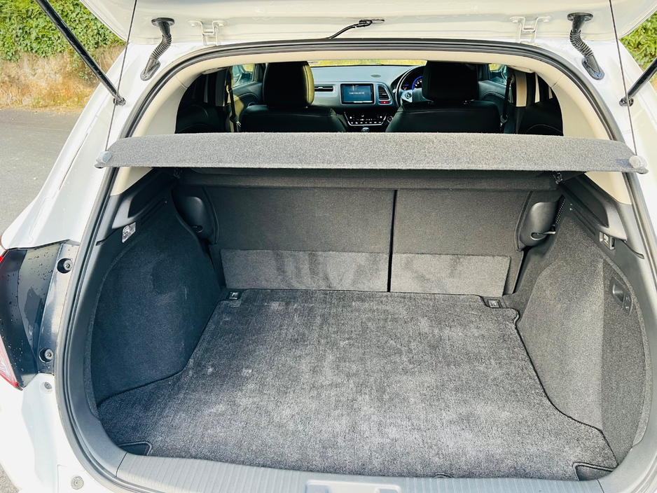 2015 Honda Vezel - image 12