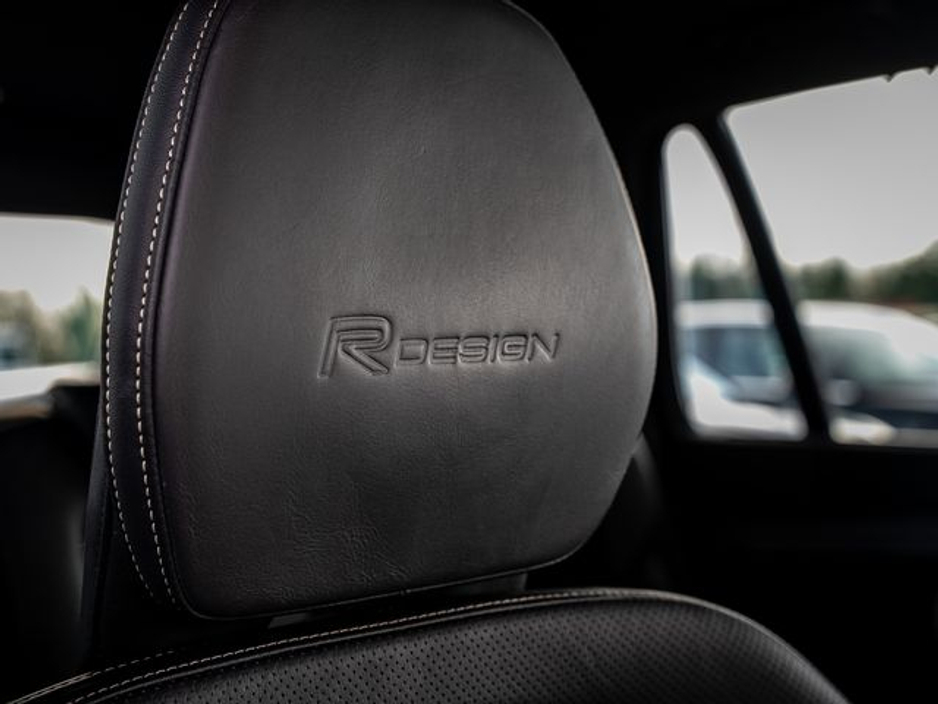 2019 Volvo XC90 - image 10