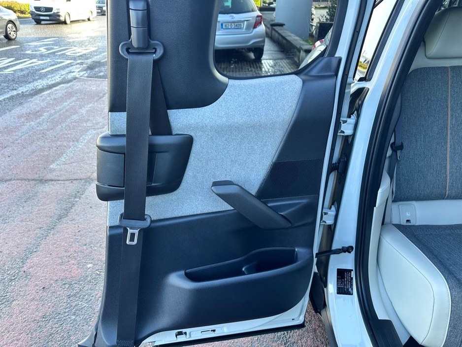 2021 Mazda MX-30 - image 21