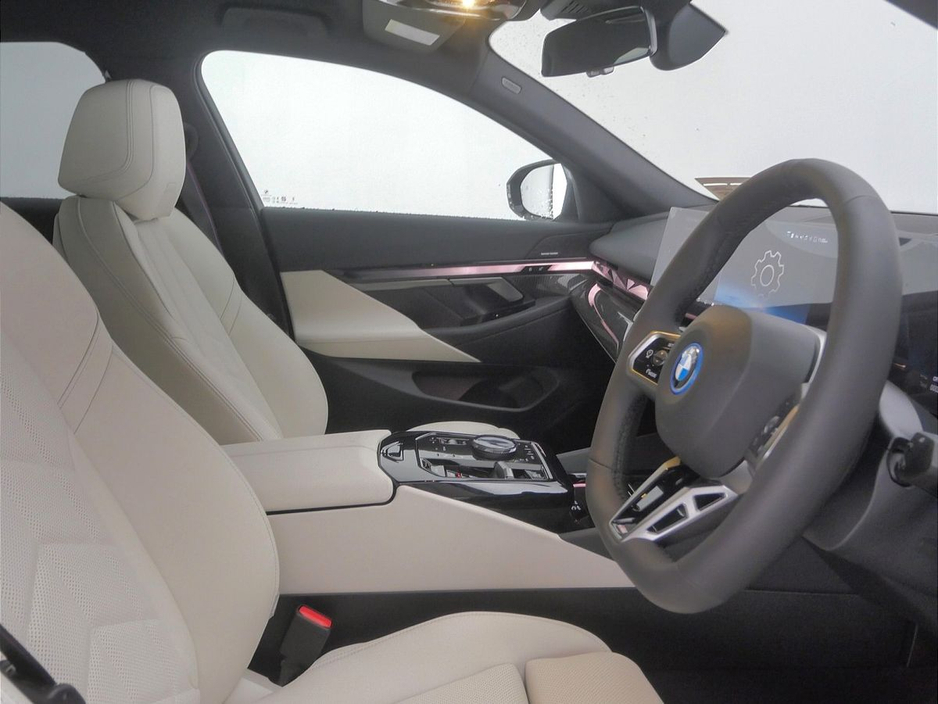 2026 BMW 5 Series - image 12