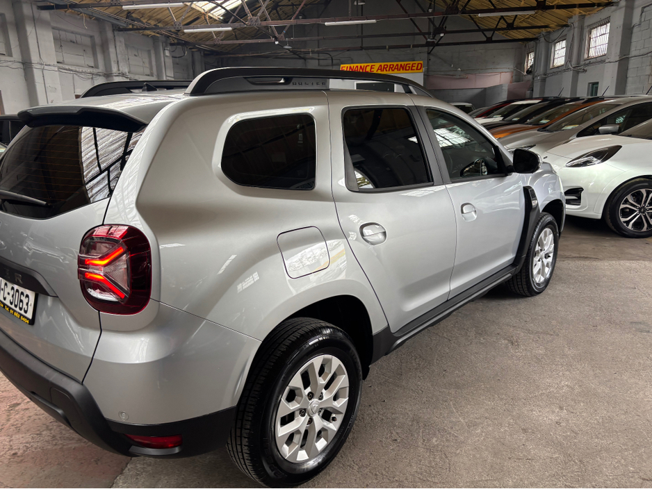 2023 Dacia Duster - image 8