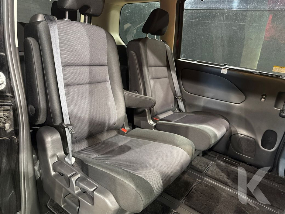 2022 Nissan Serena - image 15