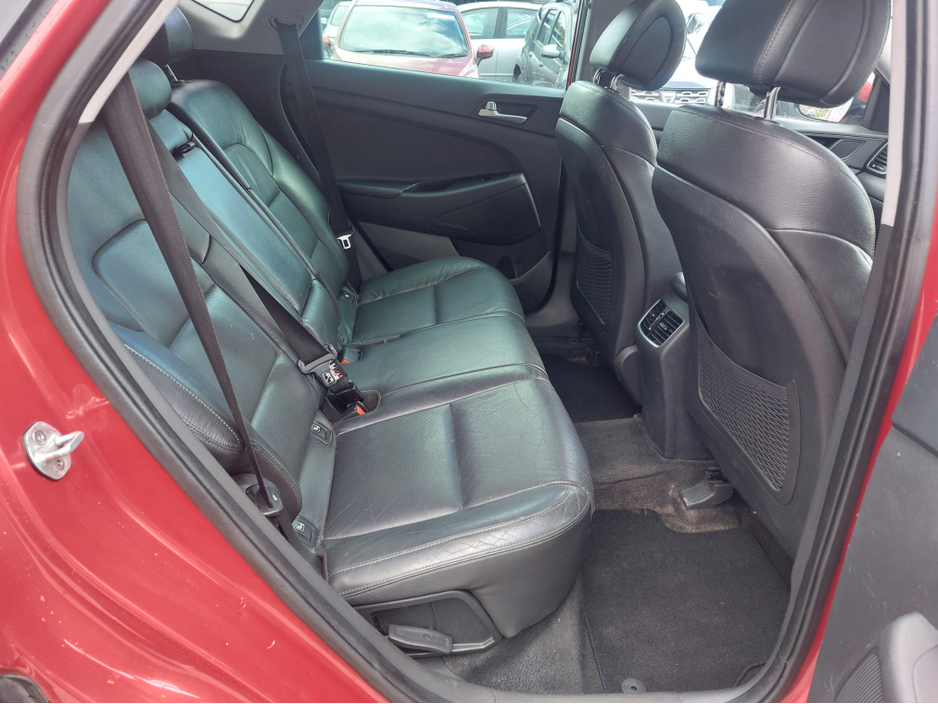 2016 Hyundai Tucson - image 2