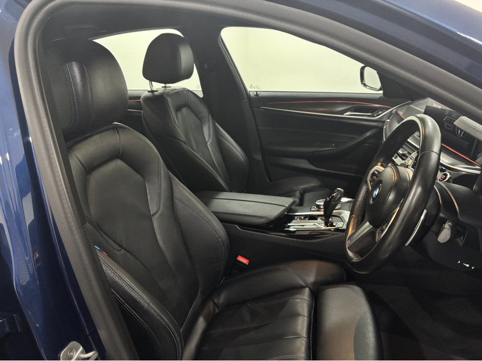 2023 BMW 5 Series - image 7