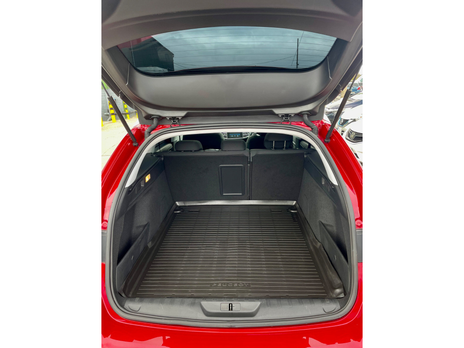 2018 Peugeot 308 - image 25