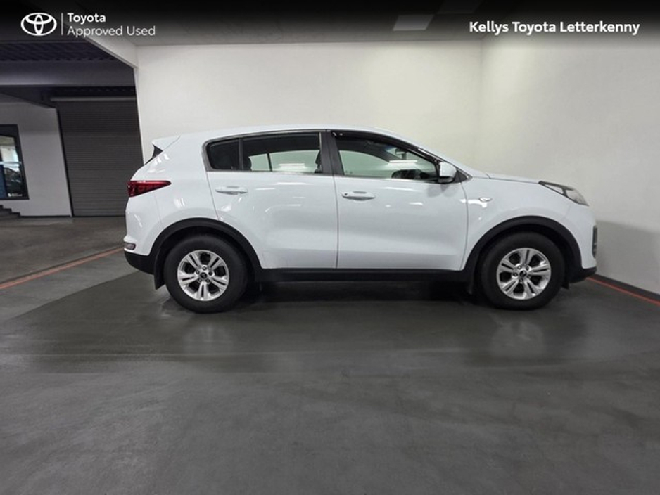 2018 Kia Sportage - image 2