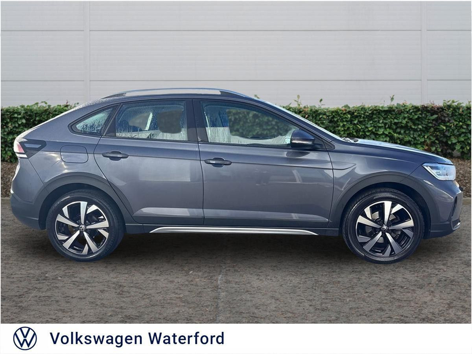 2022 Volkswagen Taigo - image 3