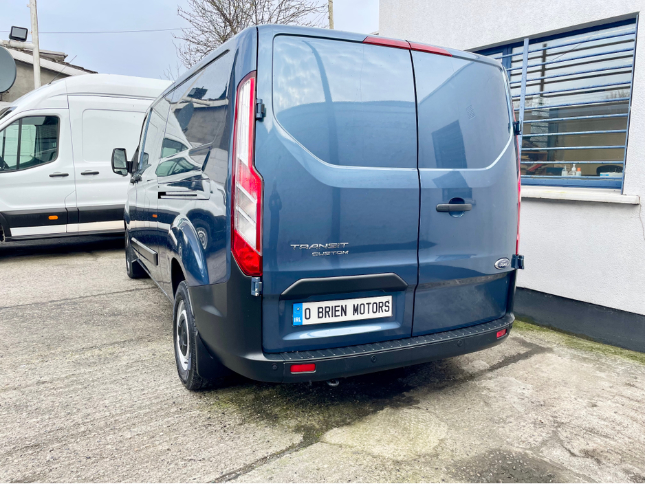 2023 Ford Transit Custom - image 25