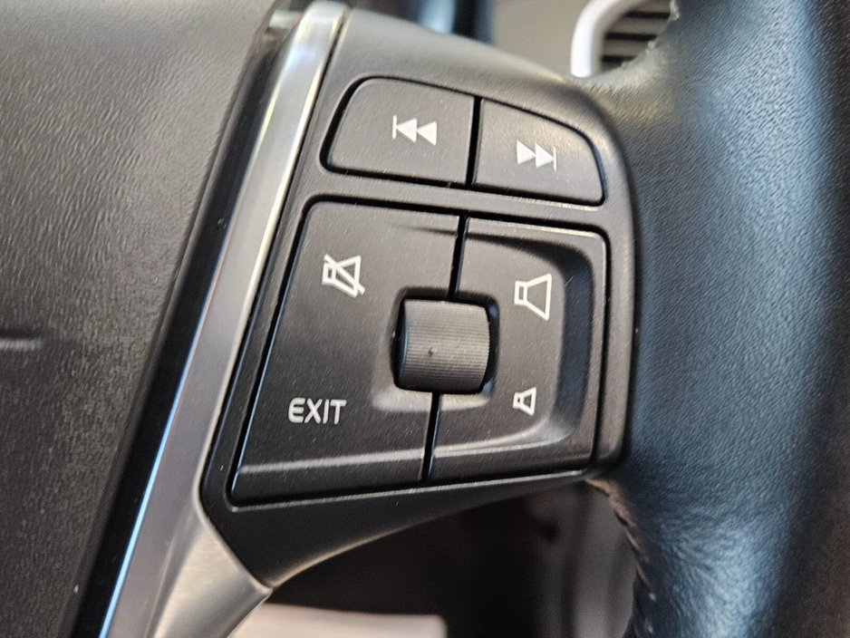 2016 Volvo XC60 D3 (150hp) FWD ES €18,950