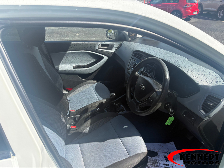 2018 Hyundai i20 - image 5