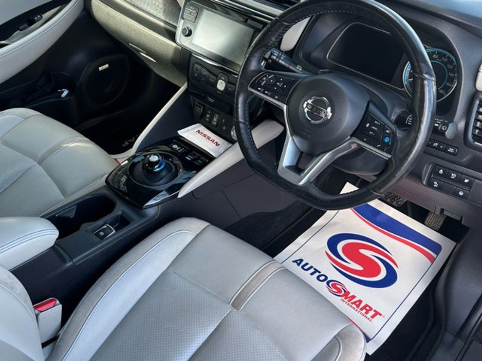 2018 Nissan Leaf - image 20