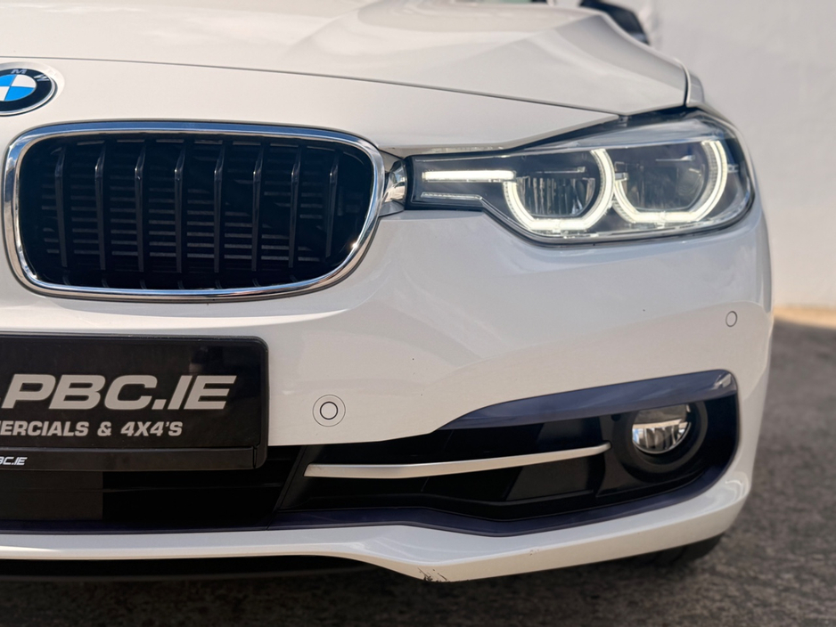 2016 BMW 3 Series - image 18