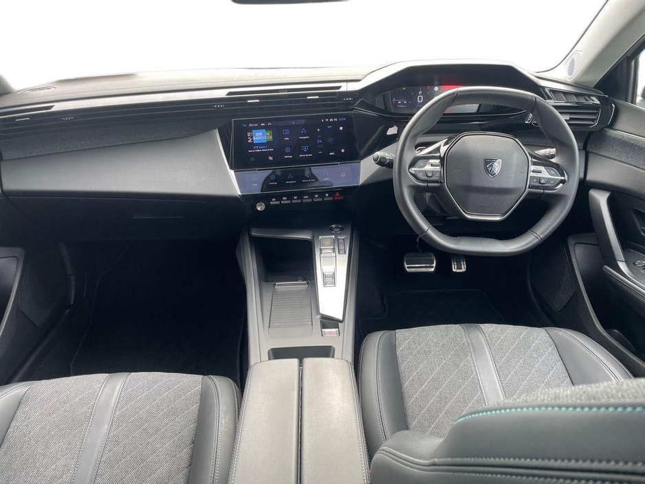 2023 Peugeot 408 - image 2