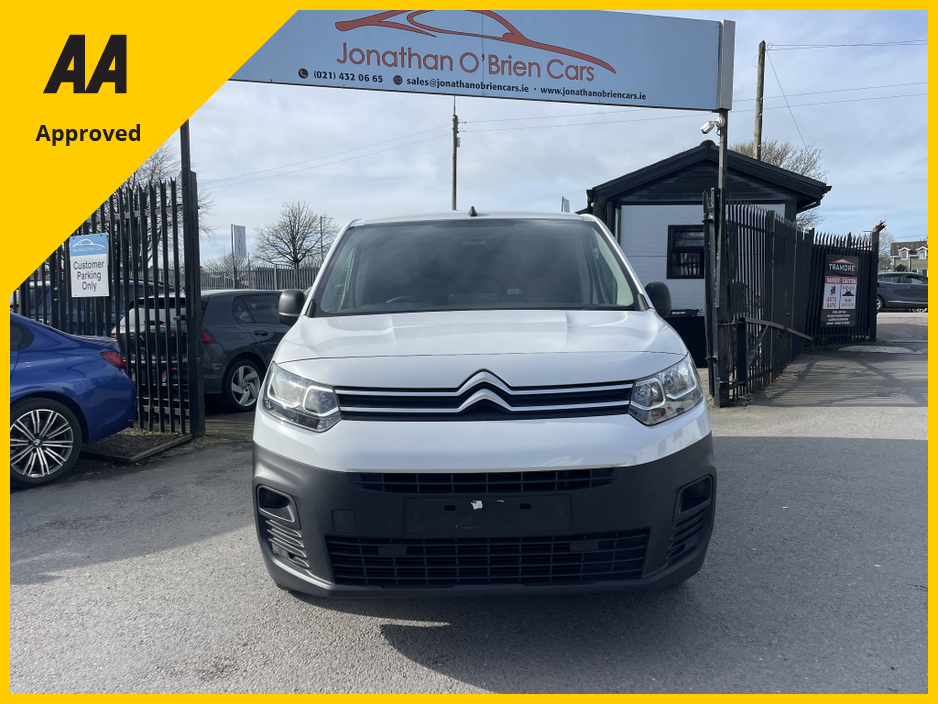 2023 Citroen Berlingo - image 7