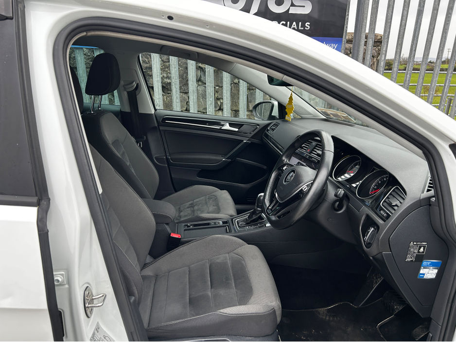 2017 Volkswagen Golf - image 11