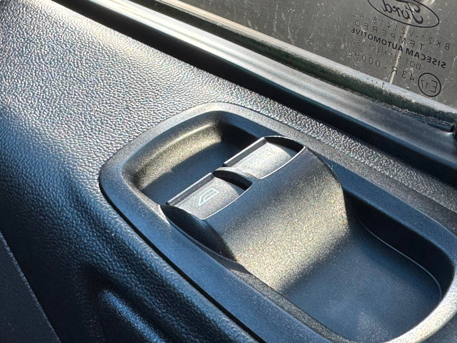 2021 Ford Transit Custom - image 19