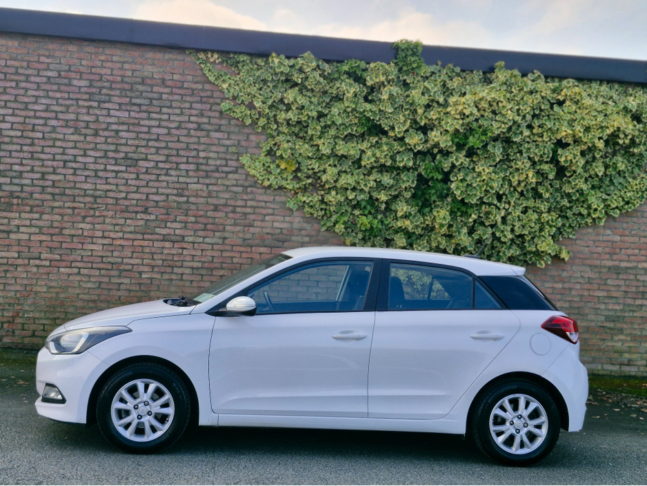 2017 Hyundai i20 - image 6