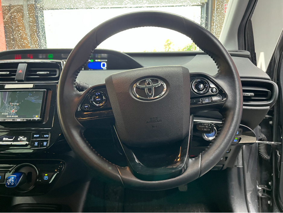 2022 Toyota Prius - image 9