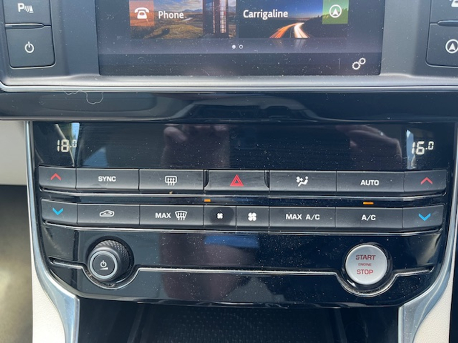 2018 Jaguar XE - image 12