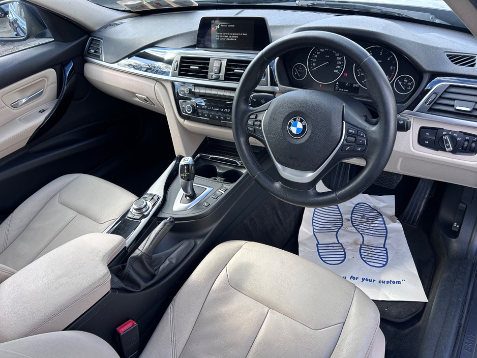 2016 BMW 3 Series - image 9