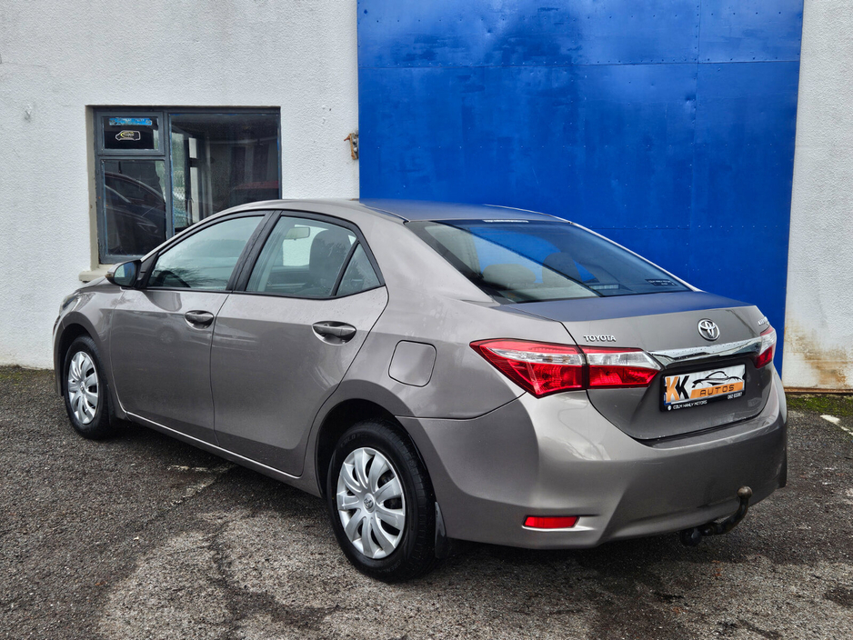 2014 Toyota Corolla - image 3