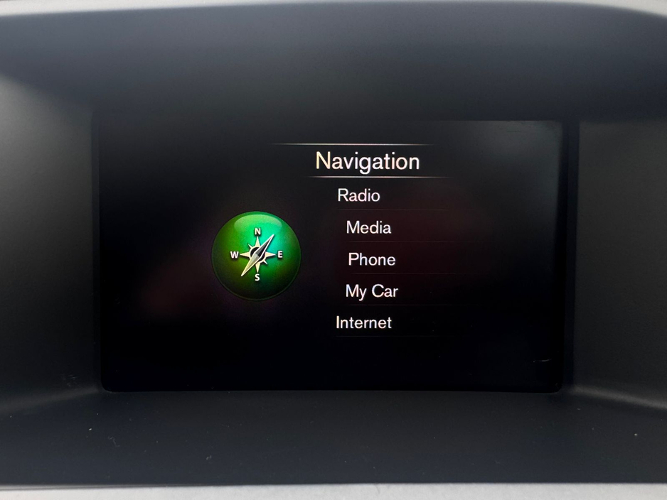 2017 Volvo V60 - image 21