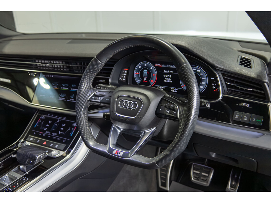 2019 Audi Q8 - image 9