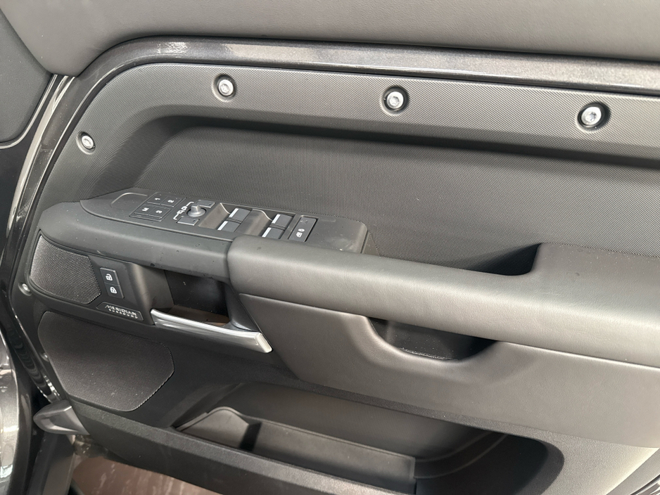 2026 Land Rover Defender - image 31