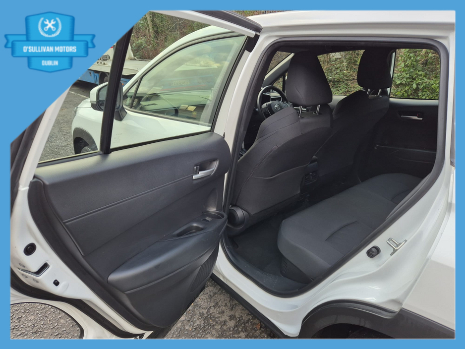 2023 Toyota Corolla CROSS LUNA 1.8 4DR AUTO €29,499